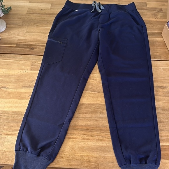 FIGS ⭐️scrub pants - Picture 3 of 11